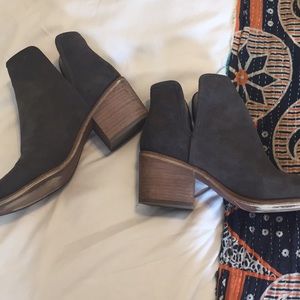 hinge Shoes - Booties swayed hinge Shoes - Booties swayed
